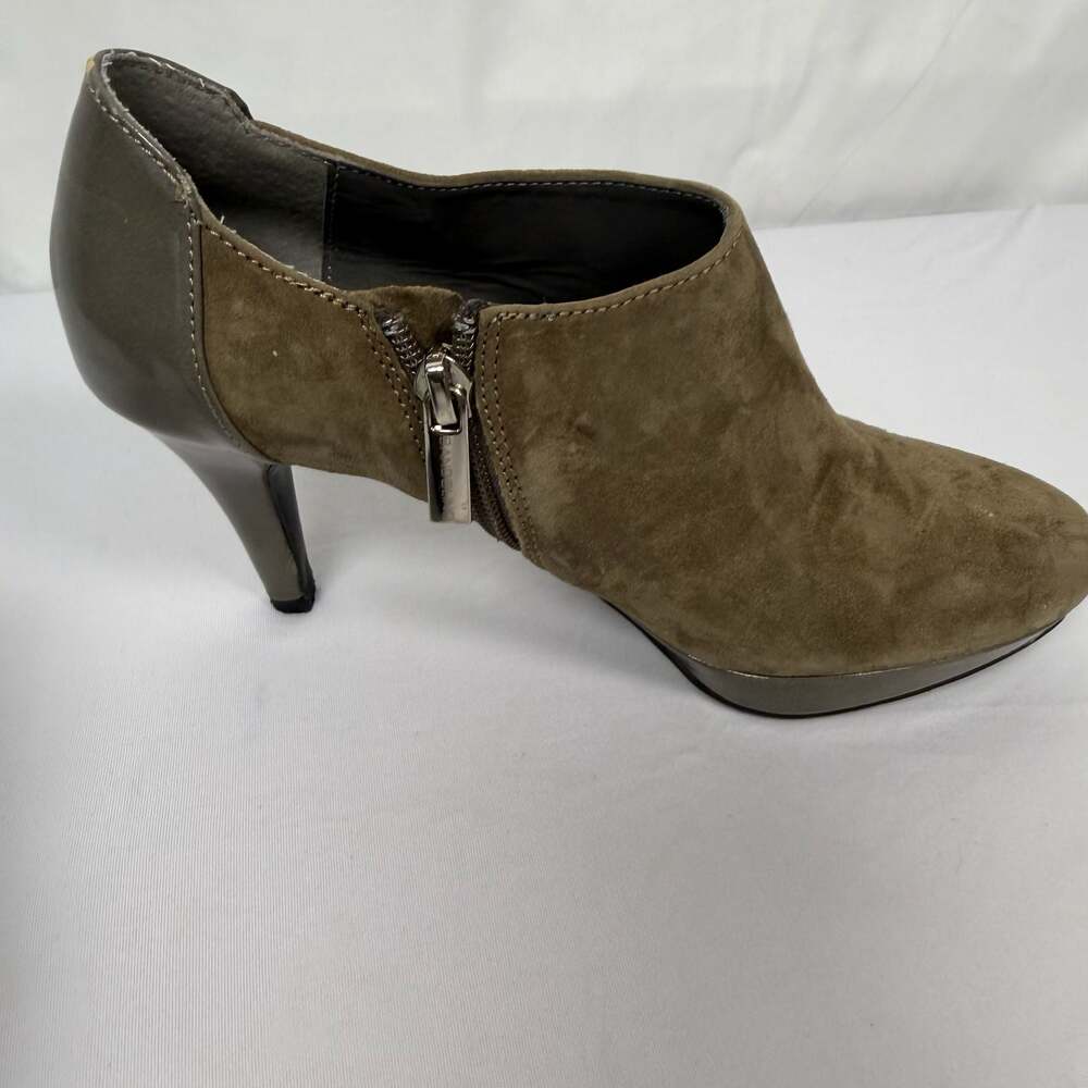 Bandolino Cardinal Suede Ankle Booties in Brown Size 6.5 - Picture 2 of 5